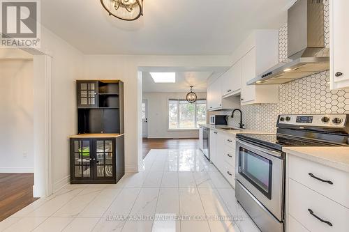 2565 Windjammer Road, Mississauga, ON - Indoor Photo Showing Kitchen