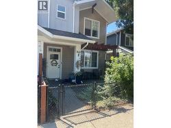 949 Stockwell Avenue Kelowna, BC V1Y 6W3