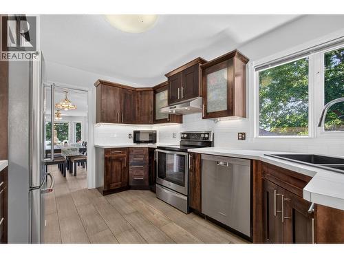 Kitchen with updates throughout - 602 Glenmeadows Road, Kelowna, BC - Indoor Photo Showing Kitchen