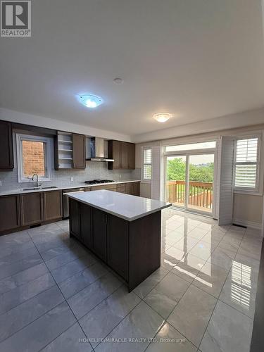 21 Valleyscape Trail, Caledon, ON - Indoor Photo Showing Kitchen