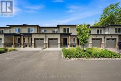 31 HORIZON LANE  Huntsville, ON P1H 1V5