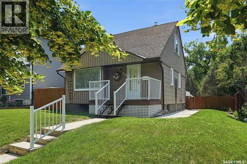 818 5Th Street E, Saskatoon, SK - Outdoor