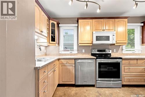 818 5Th Street E, Saskatoon, SK - Indoor Photo Showing Kitchen With Double Sink