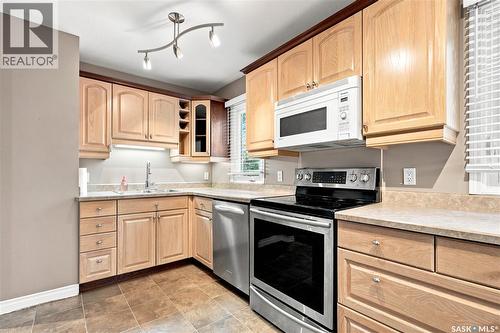 818 5Th Street E, Saskatoon, SK - Indoor Photo Showing Kitchen