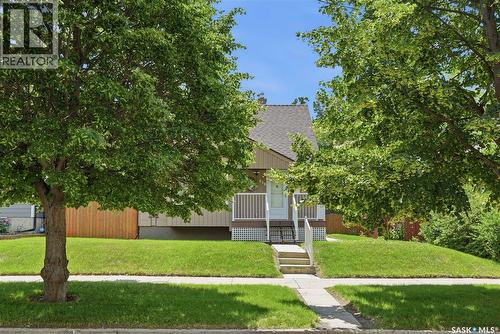 818 5Th Street E, Saskatoon, SK - Outdoor