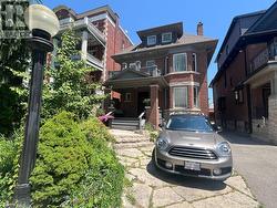 MAIN - 335 PALMERSTON BOULEVARD Toronto, ON M6G 2N5