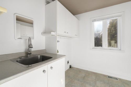 Salle de lavage - 4452 Rue Du Mont-Blanc, Ascot Corner, QC - Indoor Photo Showing Kitchen
