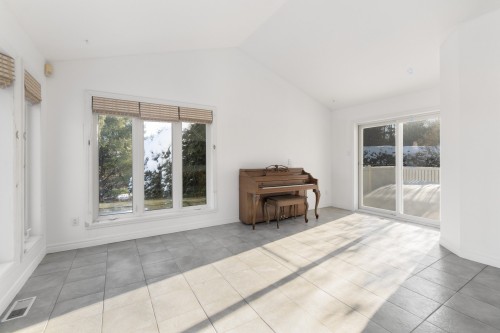 Autre - 4452 Rue Du Mont-Blanc, Ascot Corner, QC - Indoor Photo Showing Other Room