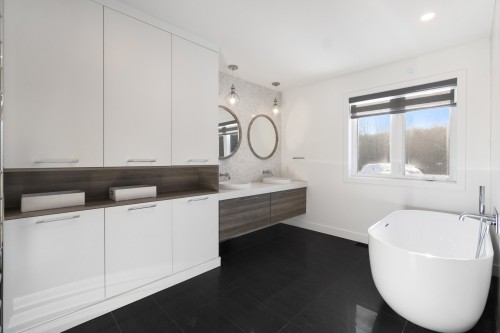 Salle de bains - 4452 Rue Du Mont-Blanc, Ascot Corner, QC - Indoor Photo Showing Bathroom