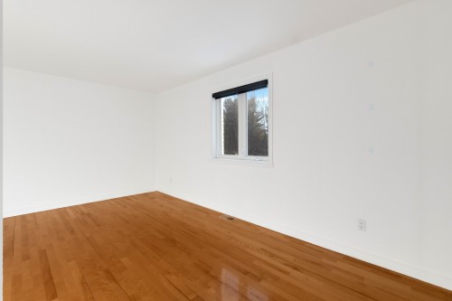 Chambre à coucher - 4452 Rue Du Mont-Blanc, Ascot Corner, QC - Indoor Photo Showing Other Room