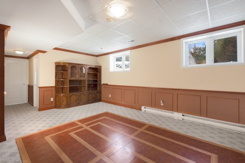 Salle familiale - 4452 Rue Du Mont-Blanc, Ascot Corner, QC - Indoor Photo Showing Other Room