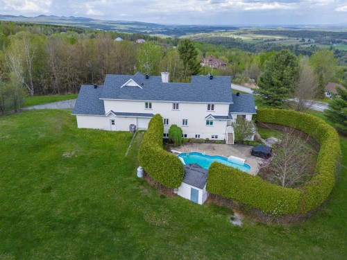 Face arrière - 4452 Rue Du Mont-Blanc, Ascot Corner, QC - Outdoor With View