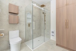 Master Bathroom - 