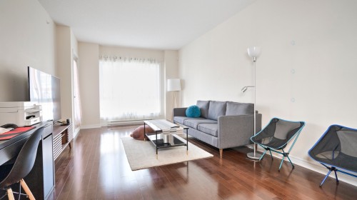 Living Room - 306-4405 Boul. St-Jean, Dollard-Des-Ormeaux, QC - Indoor Photo Showing Living Room