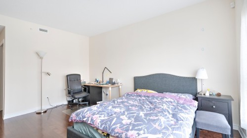 Master Bedroom - 306-4405 Boul. St-Jean, Dollard-Des-Ormeaux, QC - Indoor Photo Showing Bedroom