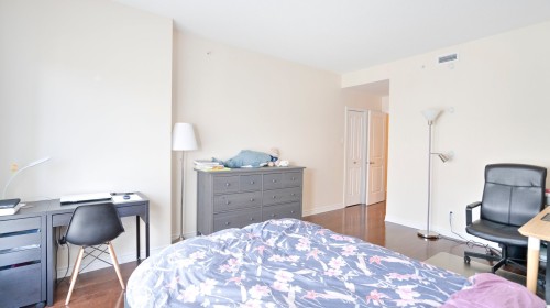 Master Bedroom - 306-4405 Boul. St-Jean, Dollard-Des-Ormeaux, QC - Indoor Photo Showing Bedroom