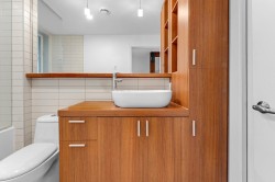 Salle de bains attenante à la CCP - 