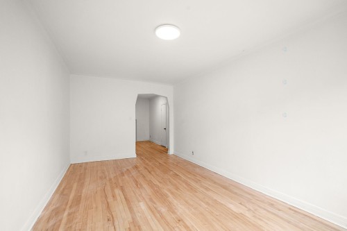 Living Room - 17-3955 Av. Dupuis, Montréal (Côte-Des-Neiges/Notre-Dame-De-Grâce), QC - Indoor Photo Showing Other Room
