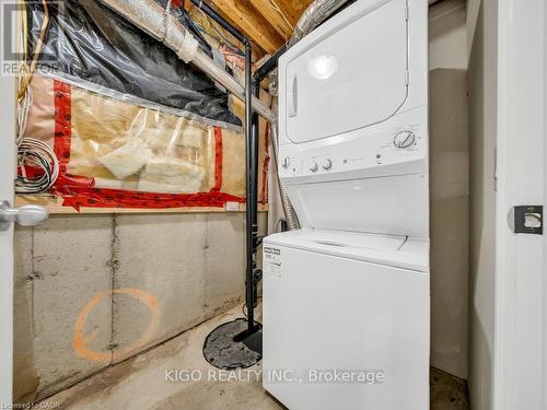 39 Baintree Way, Cambridge, ON - Indoor Photo Showing Laundry Room