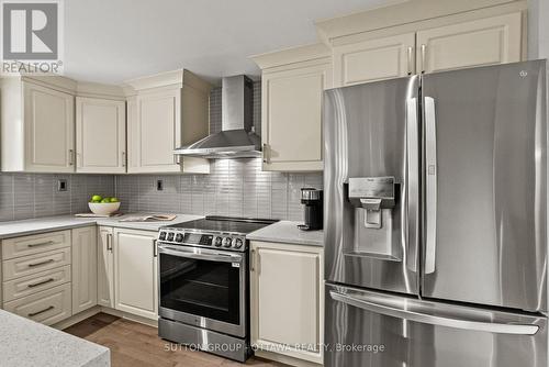 2450 Blackstone Crescent, Ottawa, ON - Indoor Photo Showing Kitchen With Upgraded Kitchen