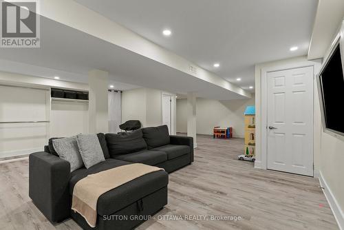 2450 Blackstone Crescent, Ottawa, ON - Indoor