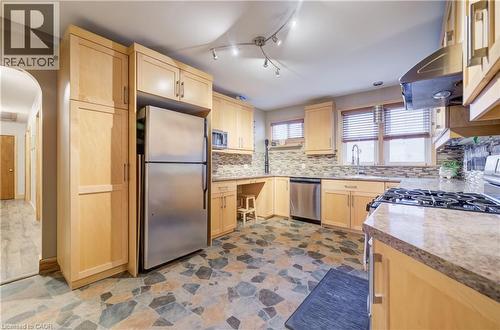 1864 Coronation Boulevard, Cambridge, ON - Indoor Photo Showing Kitchen