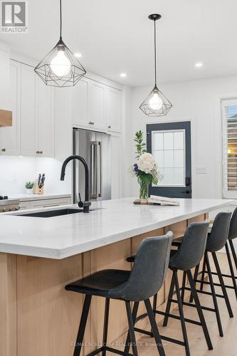 2 Glengordon Crescent, Markham, ON - Indoor
