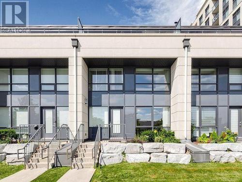 TH114 - 12 WOODSTREAM BOULEVARD , Vaughan, Ontario L4L 8C3 2
