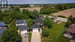 32 ROSENFELD DRIVE Barrie, ON L4M 5X2