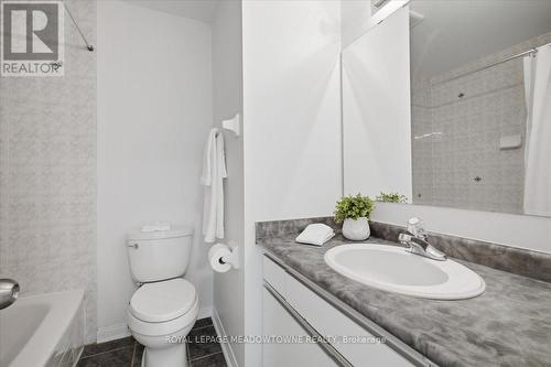 2068 Broadleaf Crescent, Burlington, ON - Indoor Photo Showing Bathroom