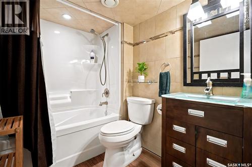 22 Wesson Bay, Regina, SK - Indoor Photo Showing Bathroom