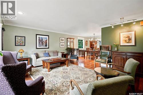 22 Wesson Bay, Regina, SK - Indoor Photo Showing Living Room