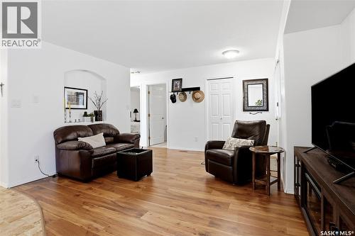 5464 Rochdale Boulevard, Regina, SK - Indoor Photo Showing Living Room