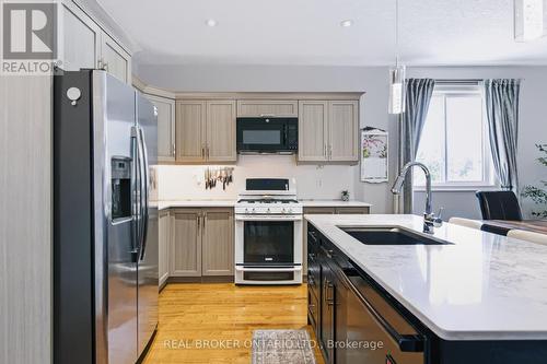 22-244 Dundas Street, Brant, ON - Indoor Photo Showing Kitchen