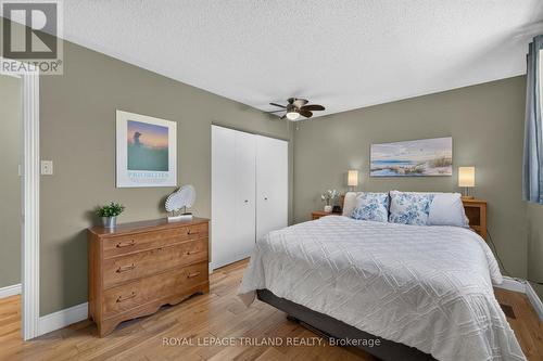 1077 Mahogany Crescent, London North (North P), ON - Indoor Photo Showing Bedroom