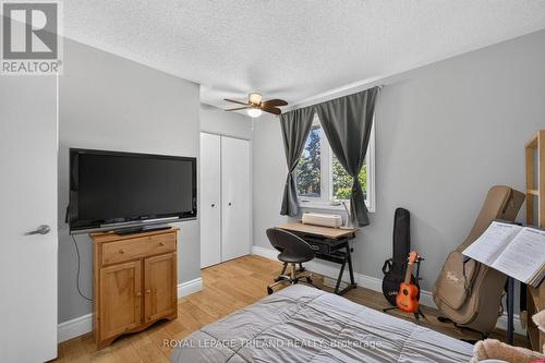 1077 Mahogany Crescent, London North (North P), ON - Indoor Photo Showing Bedroom