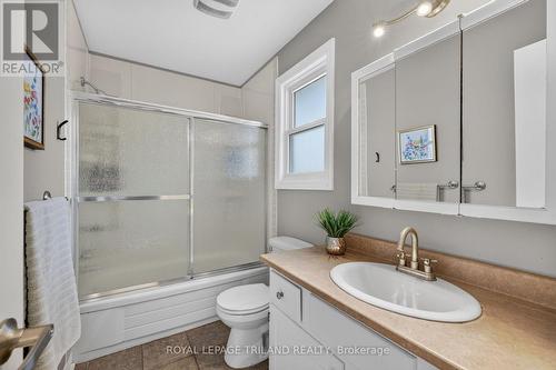 1077 Mahogany Crescent, London North (North P), ON - Indoor Photo Showing Bathroom