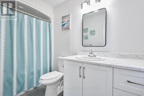 30 Whitcomb Crescent, Smiths Falls, ON - Indoor Photo Showing Bathroom