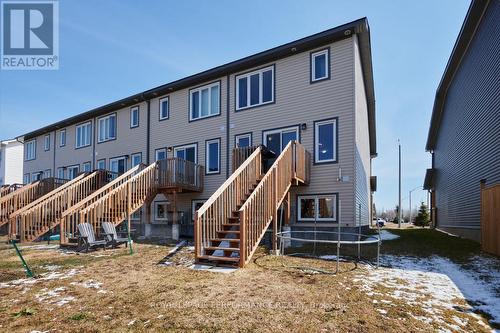 30 Whitcomb Crescent, Smiths Falls, ON - Outdoor