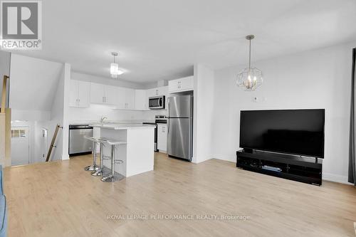 30 Whitcomb Crescent, Smiths Falls, ON - Indoor Photo Showing Kitchen With Stainless Steel Kitchen With Upgraded Kitchen