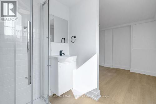 269 Michel Circle, Ottawa, ON - Indoor Photo Showing Bathroom
