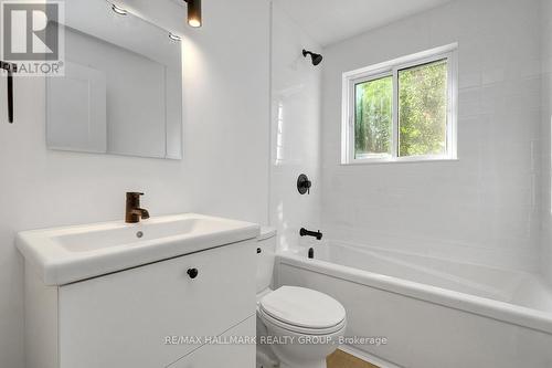 269 Michel Circle, Ottawa, ON - Indoor Photo Showing Bathroom
