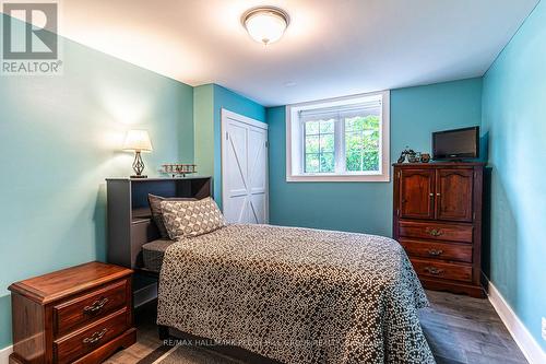7819 5Th Line, Essa, ON - Indoor Photo Showing Bedroom