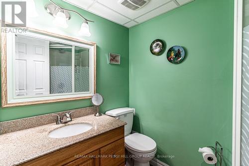 7819 5Th Line, Essa, ON - Indoor Photo Showing Bathroom