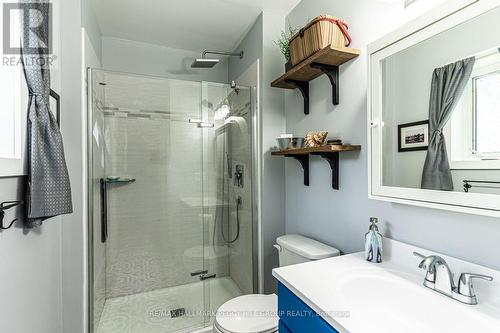 7819 5Th Line, Essa, ON - Indoor Photo Showing Bathroom