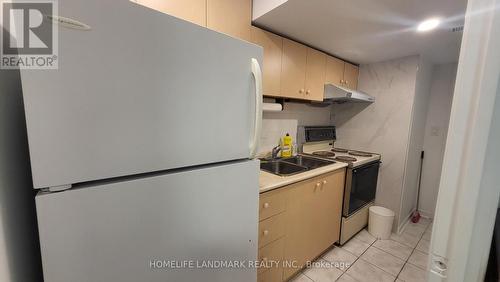 75 Maitland Drive, Markham, ON - Indoor Photo Showing Kitchen With Double Sink