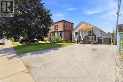 43 ADAIR AVENUE N  Hamilton, ON L8H 6A5