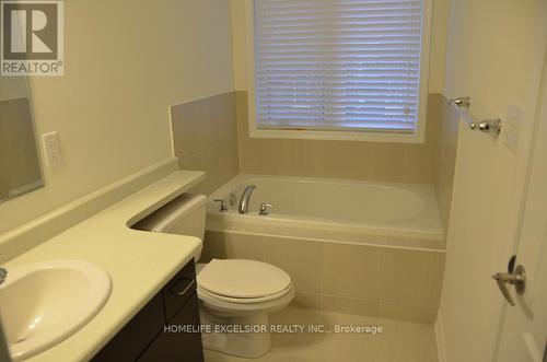 130 Major Crescent, Aurora, ON - Indoor Photo Showing Bathroom