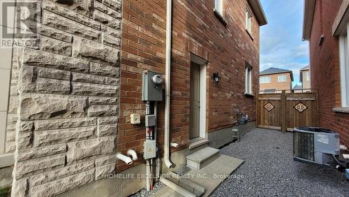 130 Major Crescent, Aurora, ON - Outdoor With Exterior