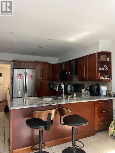 4072 Colonial Drive, Mississauga, ON - Indoor Photo Showing Kitchen With Double Sink